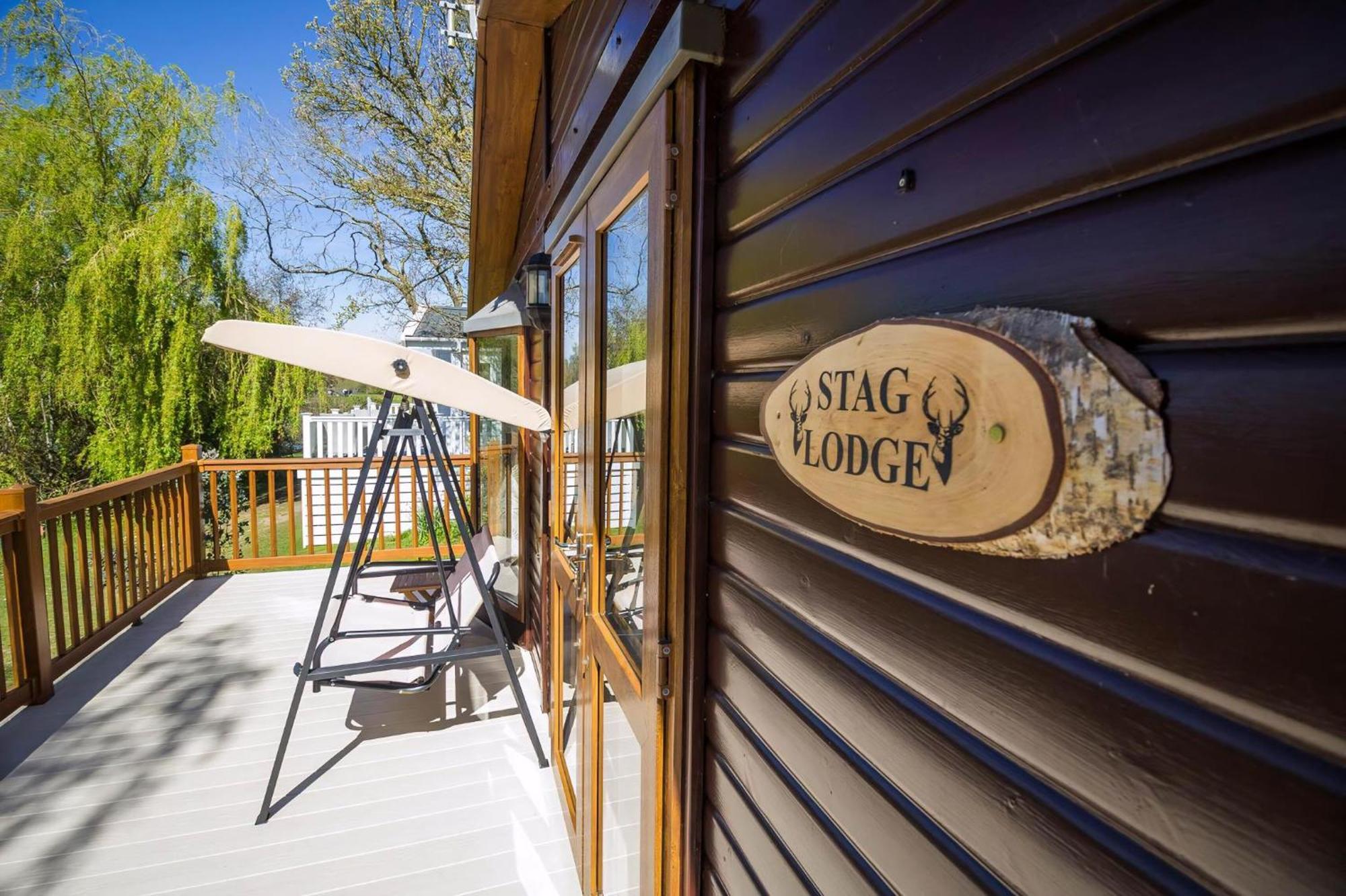 Stunning Lodge With Free Wifi For Hire At Carlton Meres In Suffolk Ref 60013M 삭스먼덤 외부 사진
