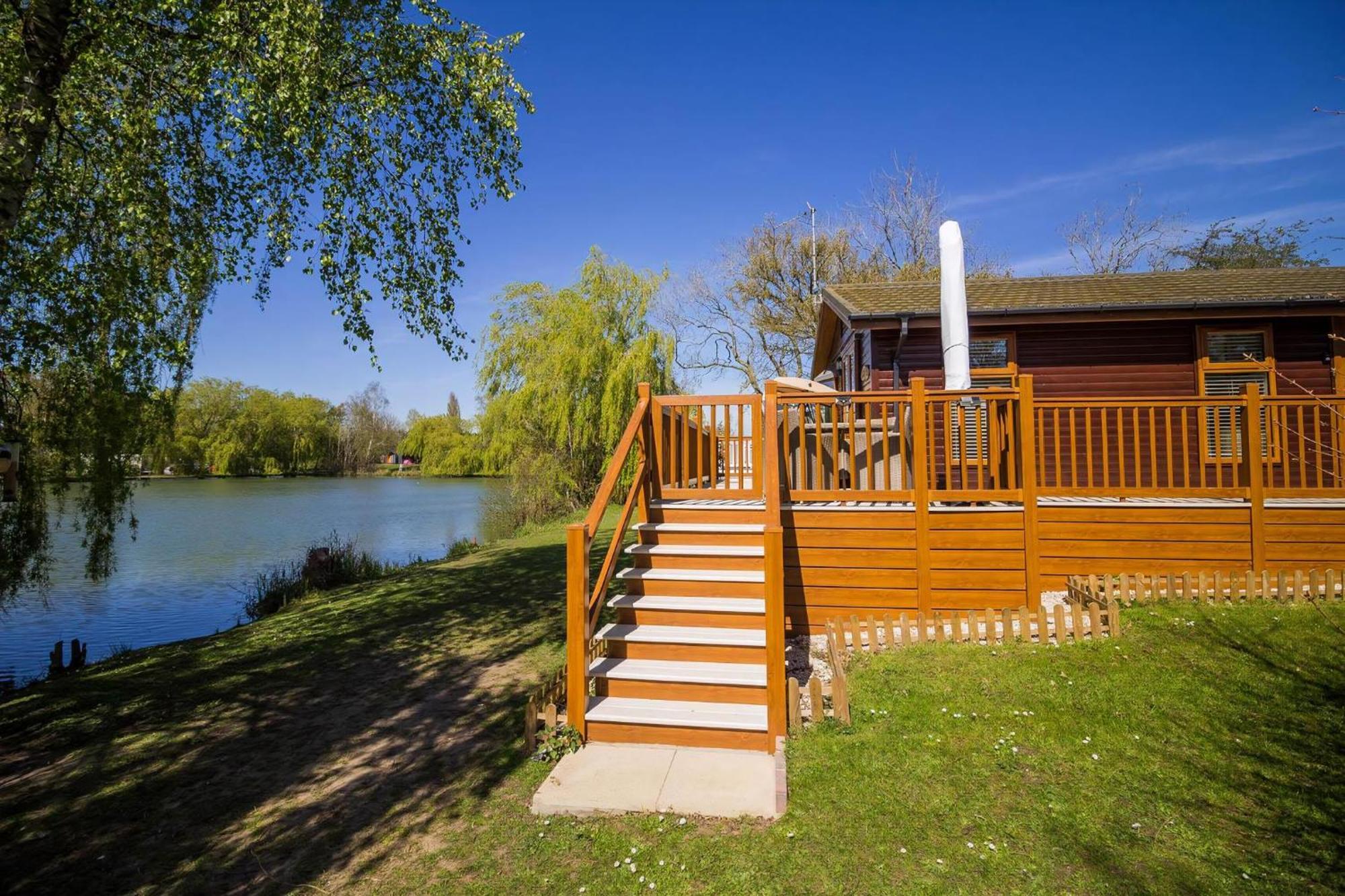 Stunning Lodge With Free Wifi For Hire At Carlton Meres In Suffolk Ref 60013M 삭스먼덤 외부 사진